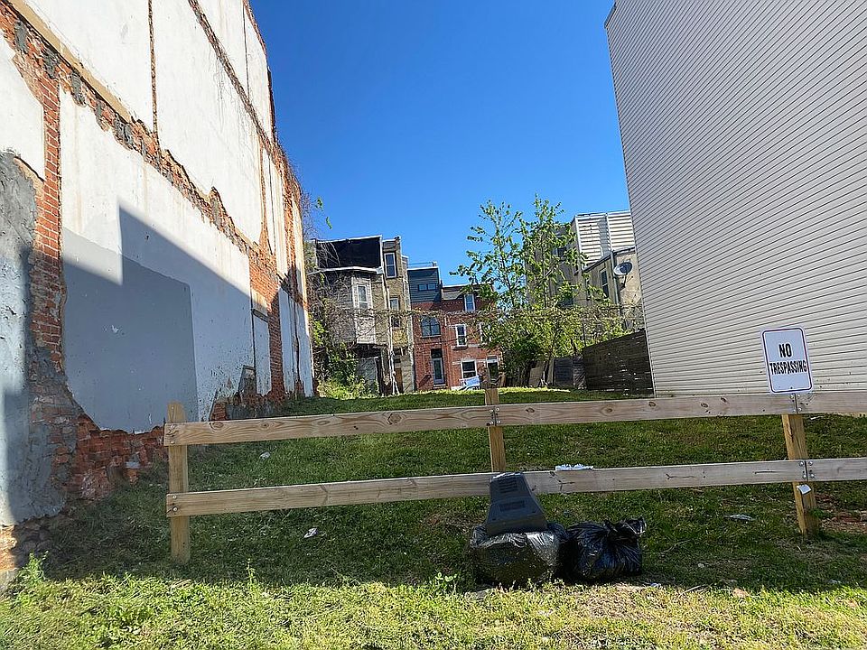 1st image of 2533 W Oxford St