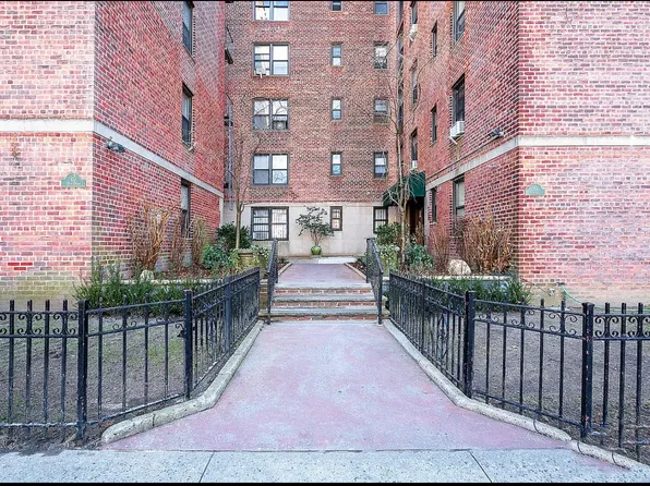 40 89th Street image 3 of 14