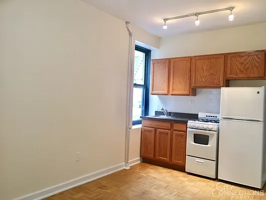 Rented by City Connections Realty | media 9