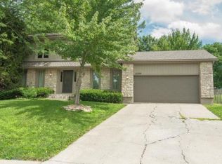11329 Grandview St, Overland Park, KS 66210