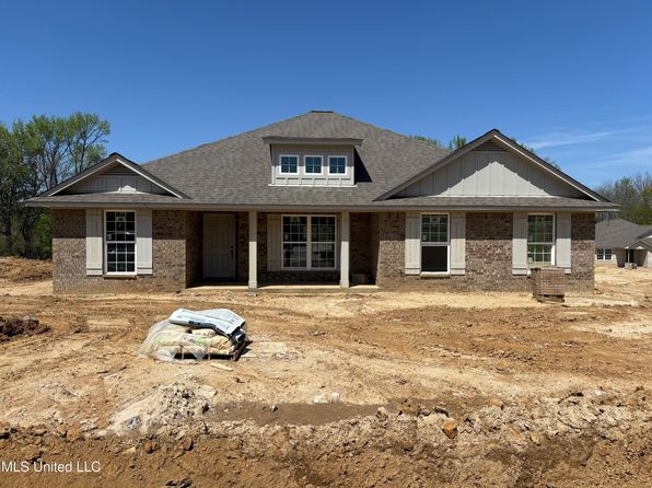7835 Mary McCoy Dr, Horn Lake, MS 38637