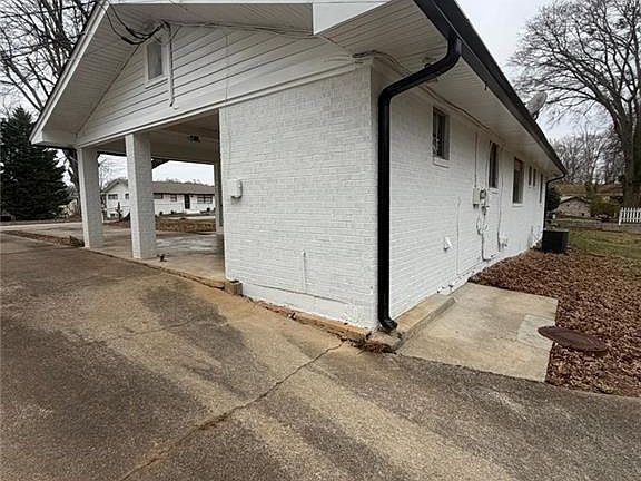 3rd image of 235 Tower Heights Rd