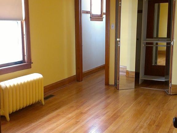 Large Master Bedroom can comfortably fit Queen or King sized bed - two closets