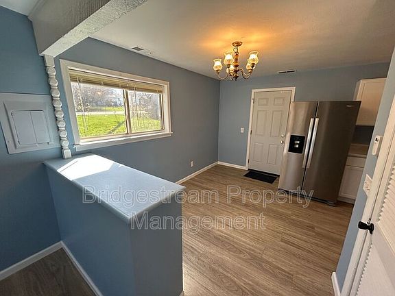 4th image of 306 Buckeye St
