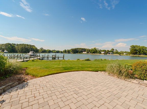 3rd image of 70 Westbay Dr