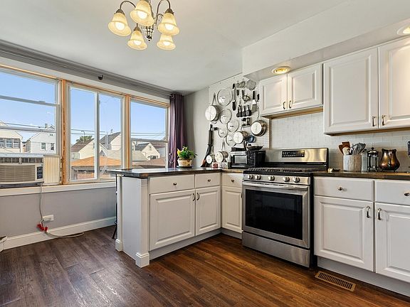 5th image of 5016 W 31st Pl