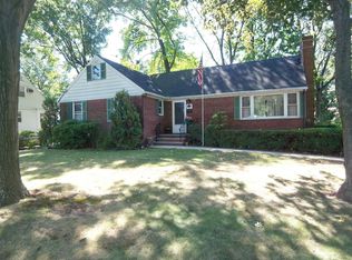 15 Morningside Rd, Colonia, NJ 07067