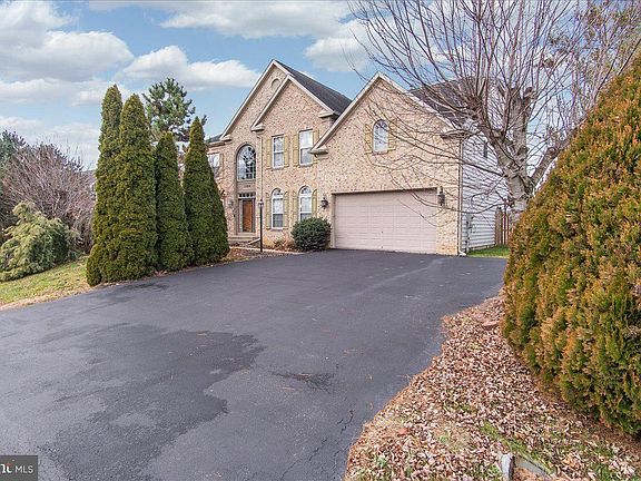 4th image of 13814 Emerson Dr