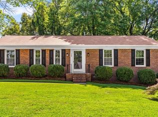 708 Woodlake Dr, Greensboro, NC 27406