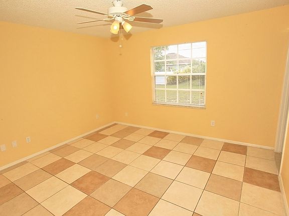 5th image of 1752 SW Gloria Ln