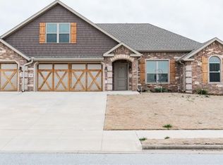 1403 Shook Dr, Cave Springs, AR 72718