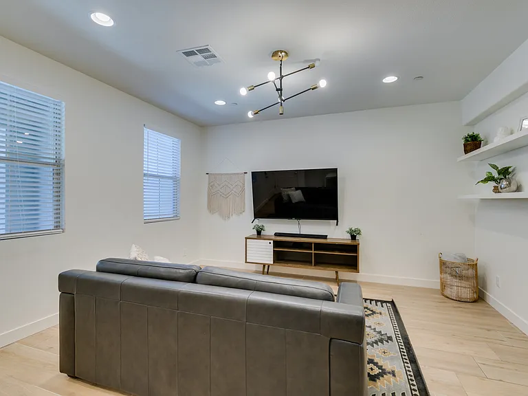 77 Alamere Falls Dr — Photo 8