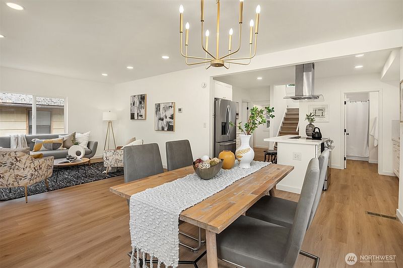 5th image of 5040 35th Avenue SW
