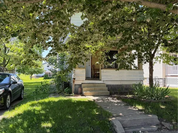 226 2nd St SW, Brewster, OH 44613