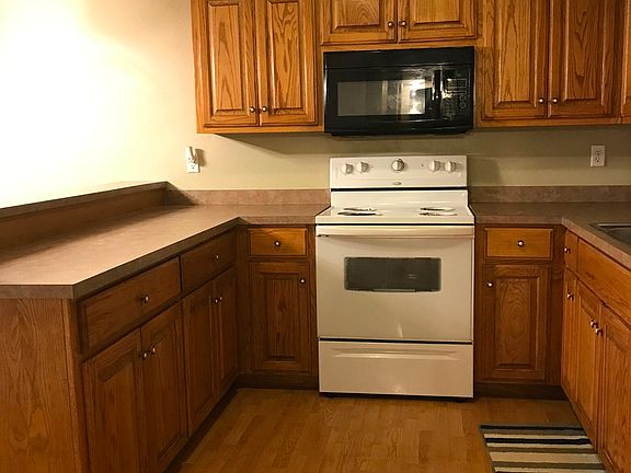 2nd image of 6701 S Utica Pl