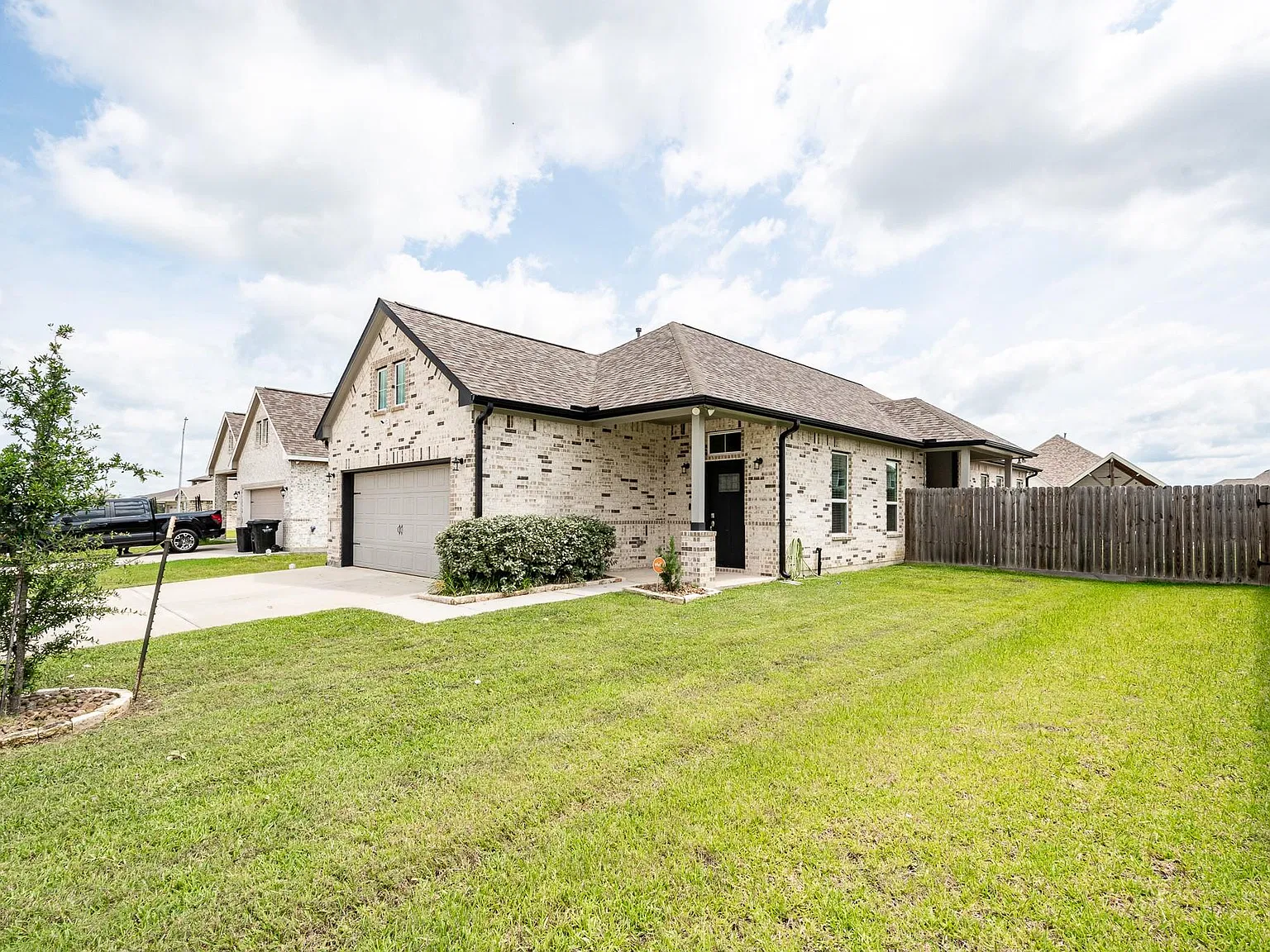 3 bed, 2.0 bath, 1649 sqft, $2,550 — Photo 4