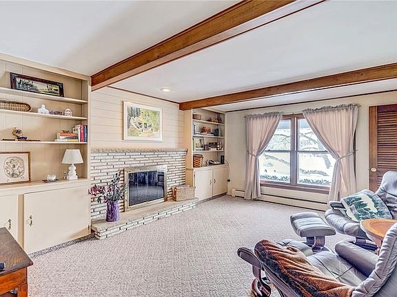 4th image of 96 Woodside Dr