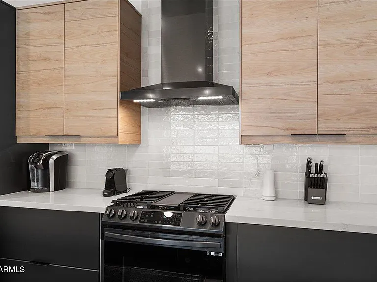 230 W Monterosa St — Photo 12
