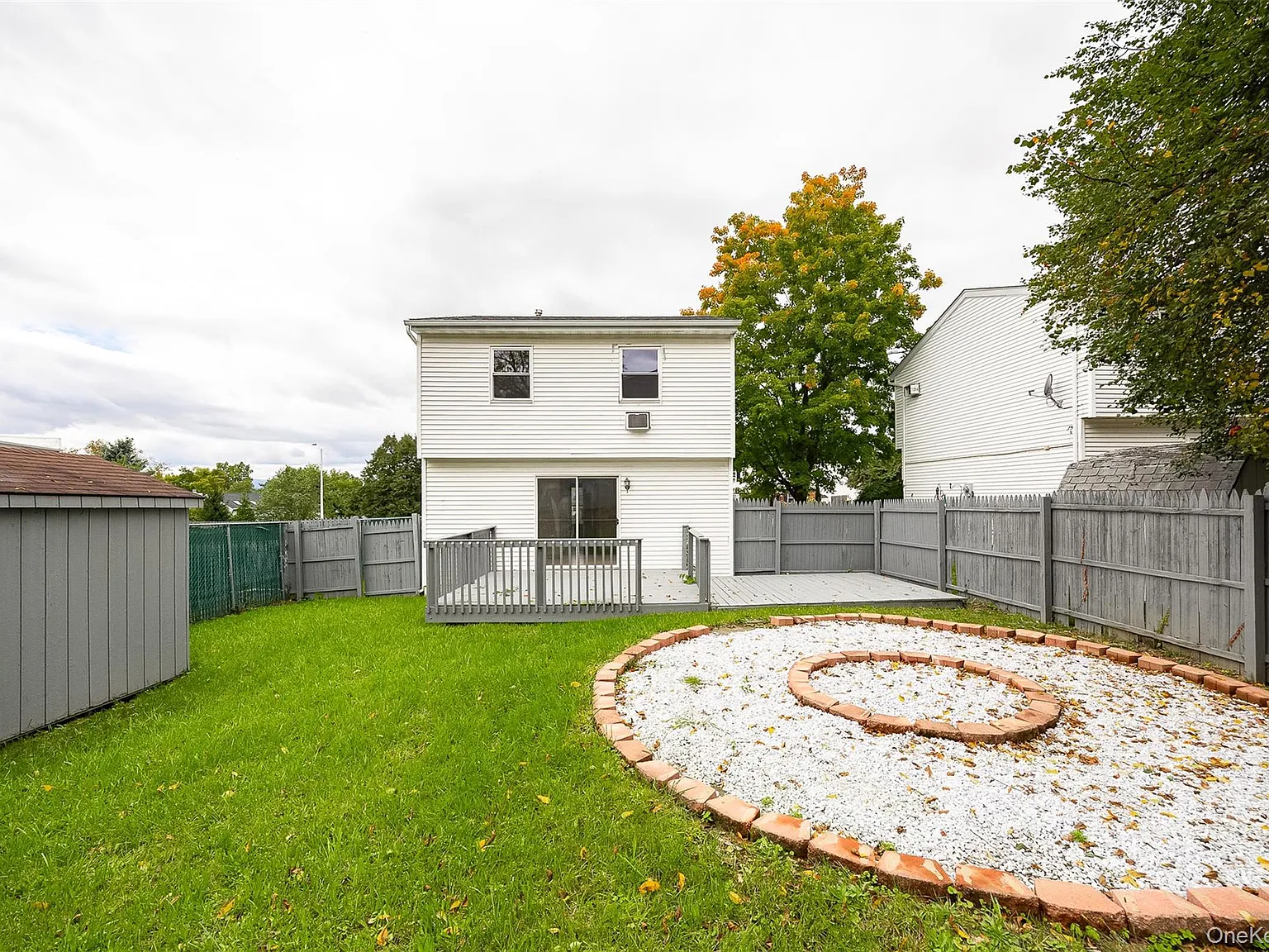 3 bed, 1.5 bath, 1188 sqft, $3,900 — Photo 2
