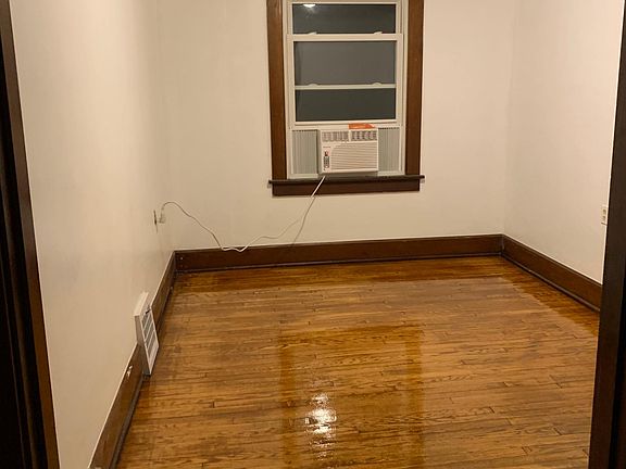 4th image of 701 6th St APT 4
