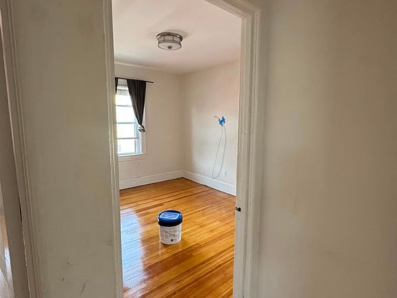 4th image of 1271 Hobart Ave Floor 2