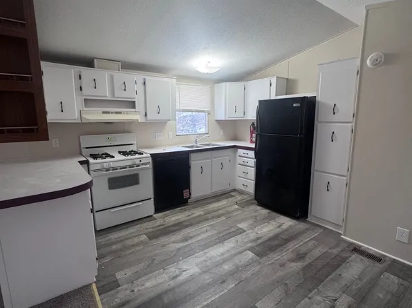 17019 Falsworth St #241, Macomb, MI 48044