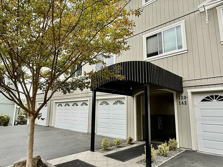 142 Cherry St — Photo 13