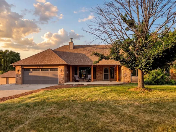 3065 225th St W, Farmington, MN 55024