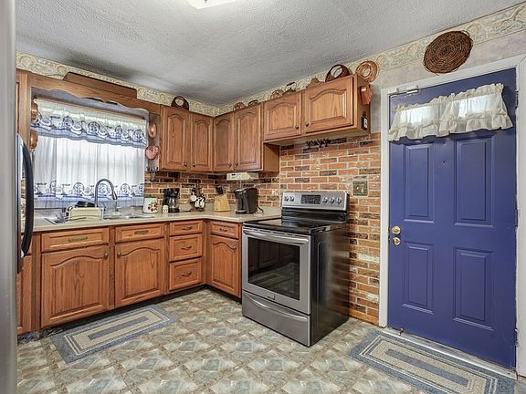 5th image of 9291 Rogers Dr