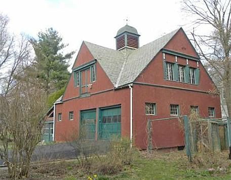 D-barn-garage