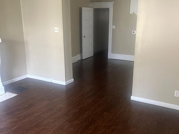 Entrance from the front door