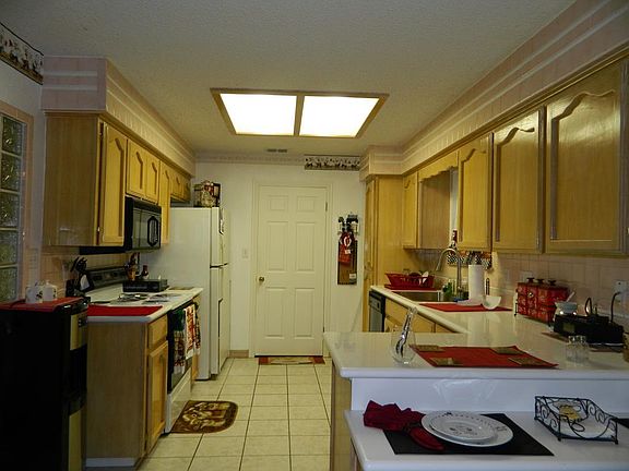 5th image of 1805 Summerfield Dr