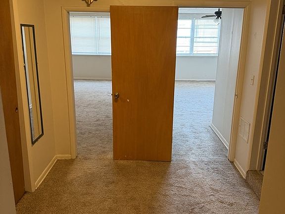 4th image of 736 1/2 Massachusetts St #549