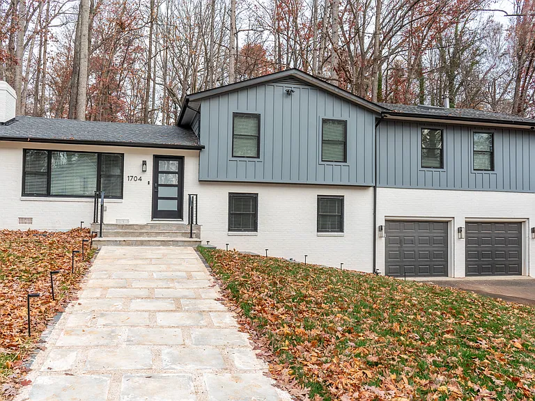 1704 Inglewood Dr — Photo 2