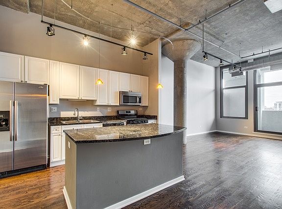 3rd image of 900 N Kingsbury St APT 722