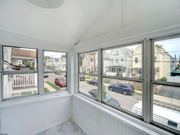 4th image of 77 Whittlesey Ave