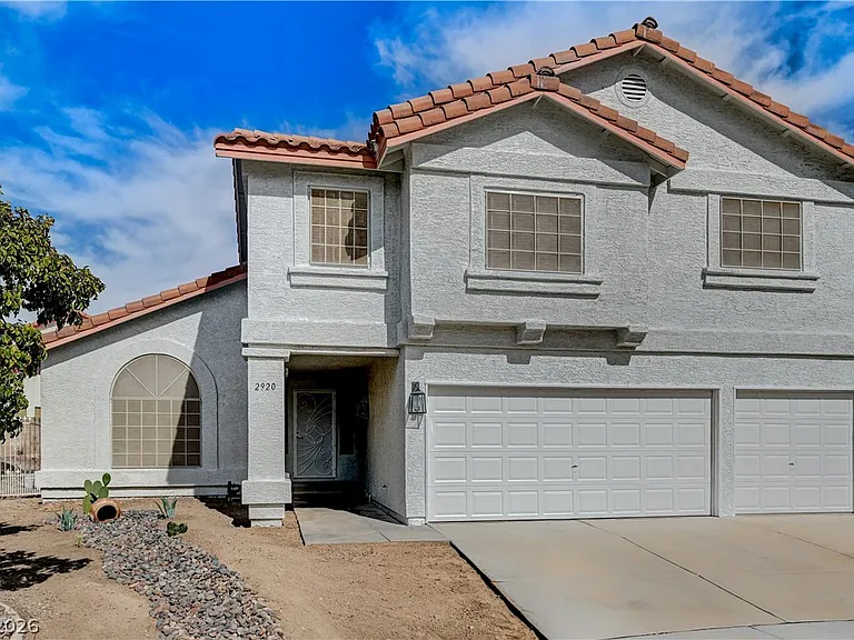 2920 Caressa Ct — Photo 4