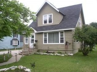 422 Arbutus Ave, Manistique, MI 49854