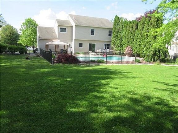 4th image of 1301 Dartmouth Dr