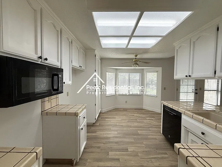 9378 Rolling Glen Ct — Photo 7