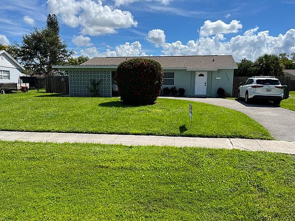 2nd image of 3390 Poinciana St