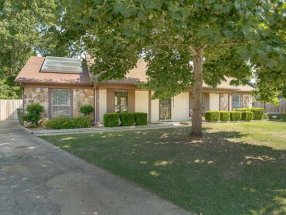 3rd image of 3411 Valley Park Cv