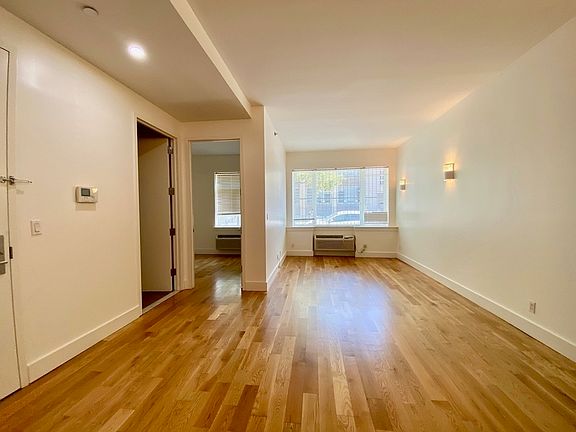 2nd image of 91 Varet St #3V