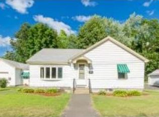 32 Library St, Hudson, NH 03051