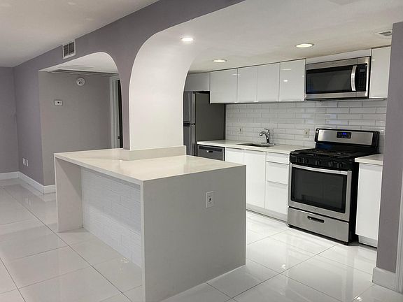 3rd image of 151 Oyster Bay Cir