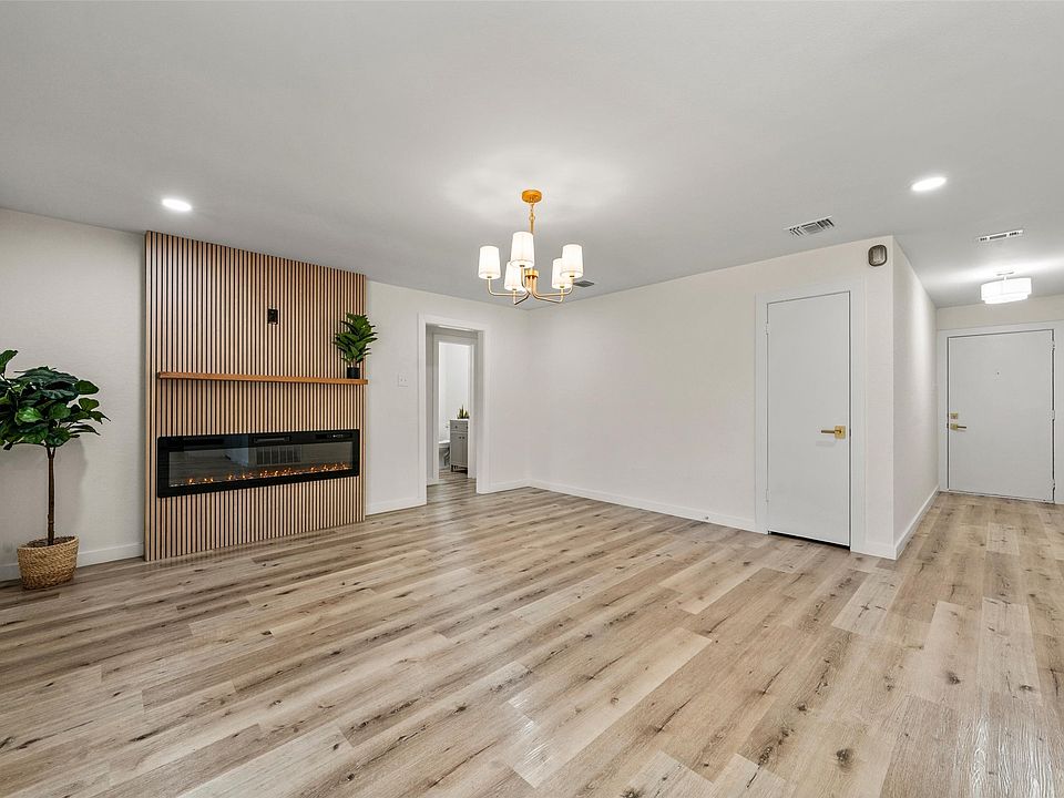 1st image of 412 Dixon Dr