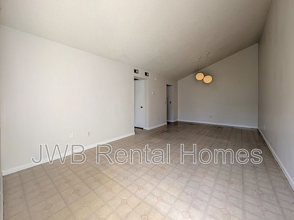 5th image of 8121 San Jose Manor Dr E APT 4