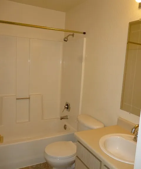 1110 Woodrow Ln — Photo 6