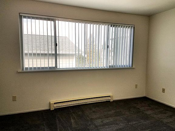 4th image of 5515 15th Ave NE APT 102