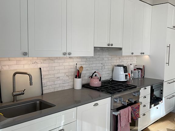 3rd image of 50 W 30th St #8C